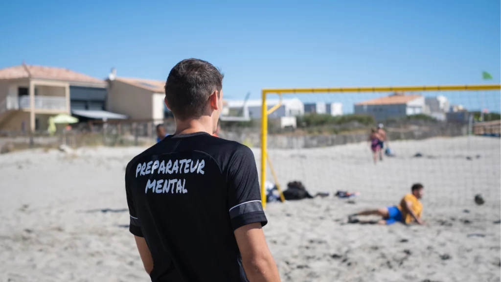 Léo-Paul Sapet, préparateur mental, illustre le phénomène de ‘choking’ sous pression et ses effets sur la performance sportive