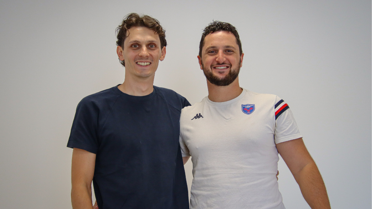 Un moment d’échange privilégié avec Nathan Arnaud, entraîneur principal et préparateur physique du FCG Amazones. Une discussion passionnante autour du leadership, de l’exigence du haut niveau féminin et des coulisses d’un collectif sacré champion de France.